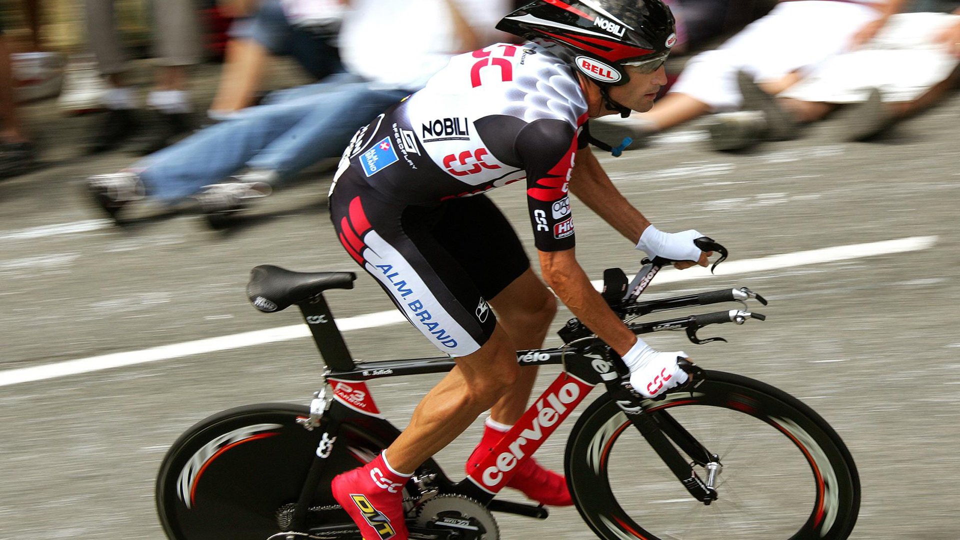 “球场背后：明星场外趣味爱好揭秘”，明星喜欢的球队